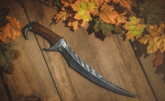 粉丝自制《上古卷轴5》武器 造型精美获