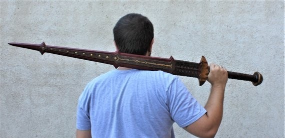 粉丝自制《上古卷轴5》武器 造型精美获