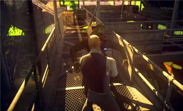 《杀手2》全新预告 暗杀利器公文包藏枪砸人妙用多