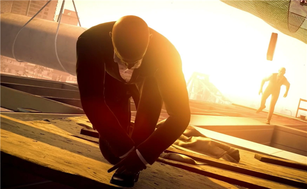 《杀手2》全新预告 暗杀利器公文包藏枪砸人妙用多