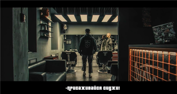 玩家自制《GTA:SA》真人短片 路人对墙狂奔极致还原