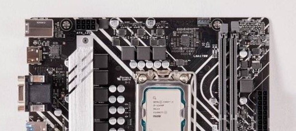 i5-12490F与R7-5700X性能展示