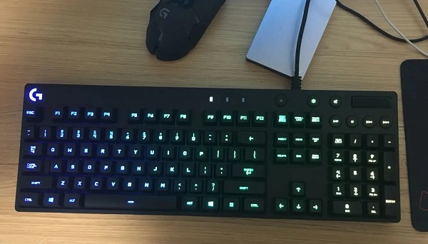 罗技G610和G810哪个好用