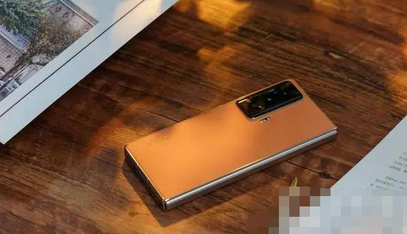 荣耀MagicVs屏幕怎么保养