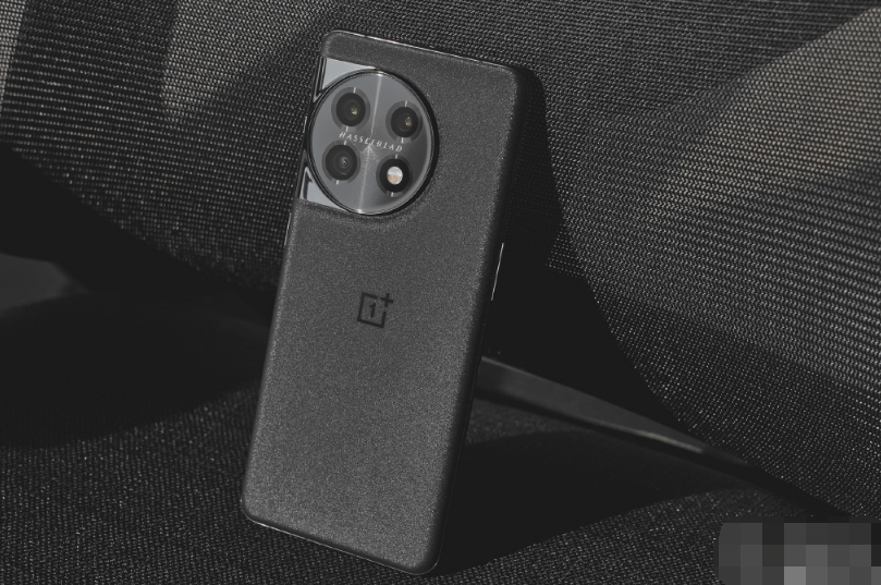 一加11中框是金属材质吗