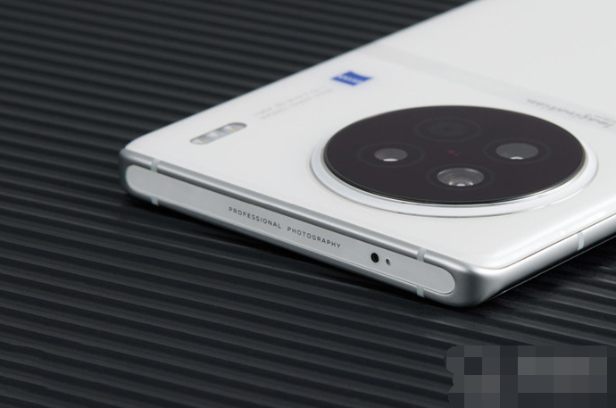 vivoX90白色版配置有变化吗