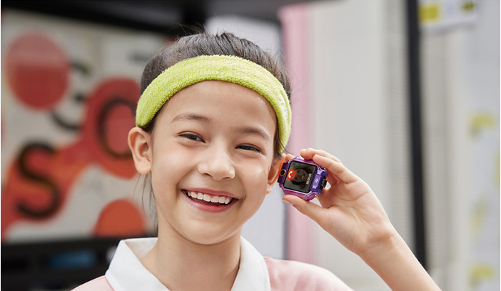 小天才旗舰Z8少年版如何充电