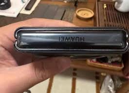 华为手机屏幕坏了能否免费更换-解决华为手机屏幕故障是否可享受免费服务方案