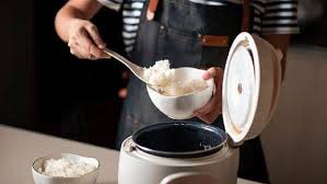 电饭锅内胆涂层成块脱落还能继续使用吗