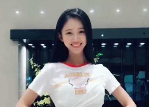 抖音上南穑为什么火了_南穑小姐姐个人资料介绍